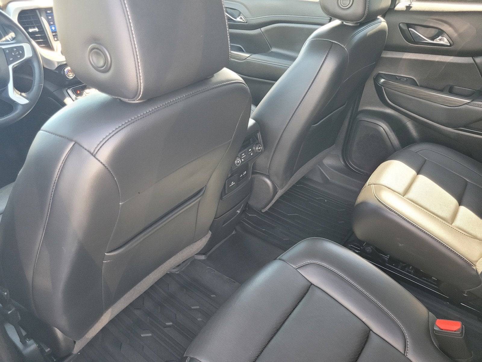 2022 GMC Acadia SLT