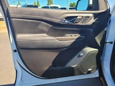 2022 GMC Acadia SLT