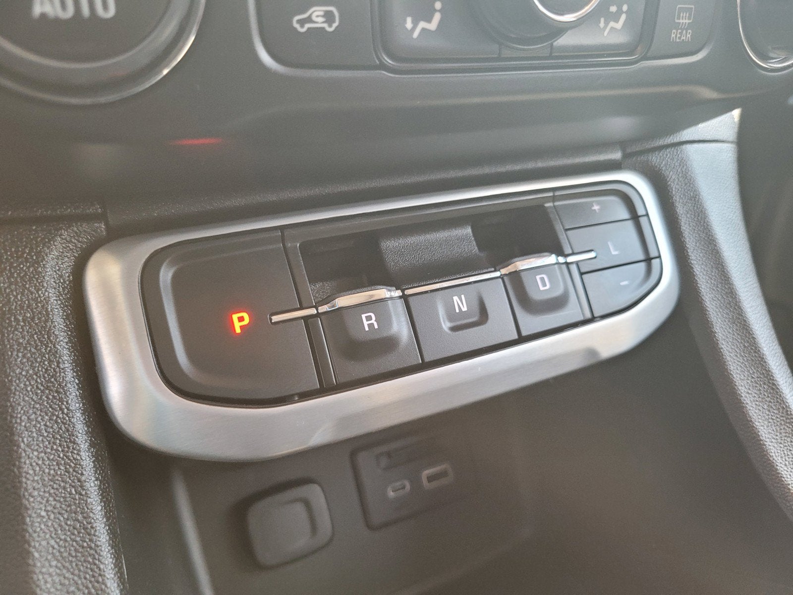 2022 GMC Acadia SLT