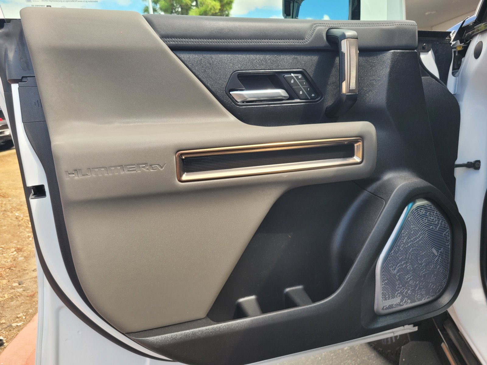 2025 GMC HUMMER EV SUV 2X