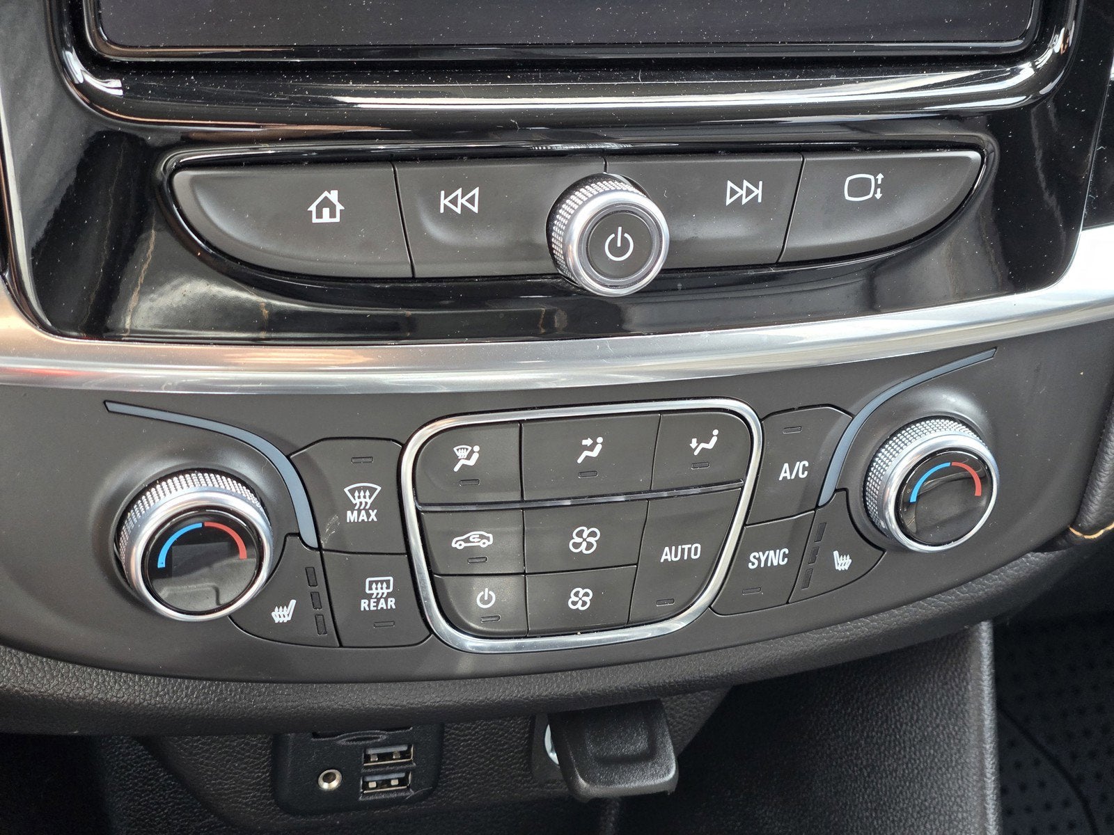 2021 Chevrolet Traverse RS