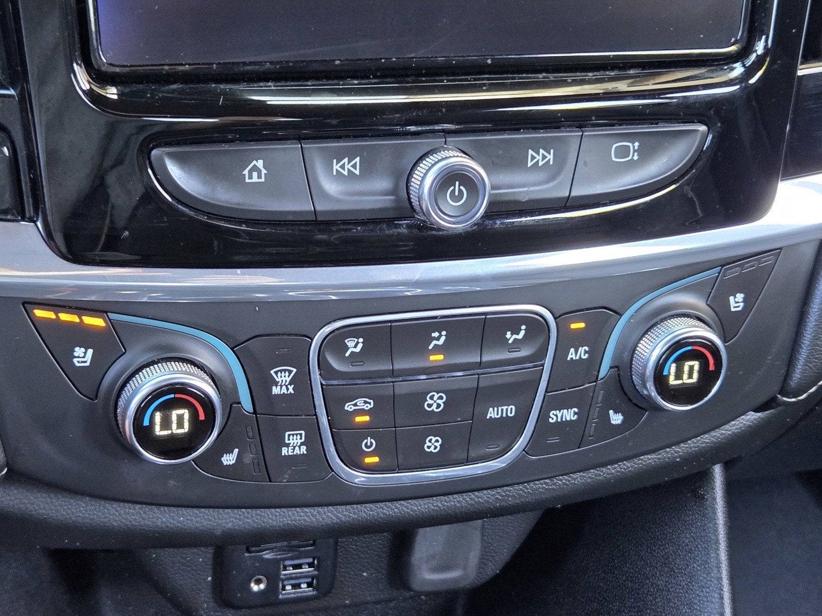 2022 Chevrolet Traverse Premier