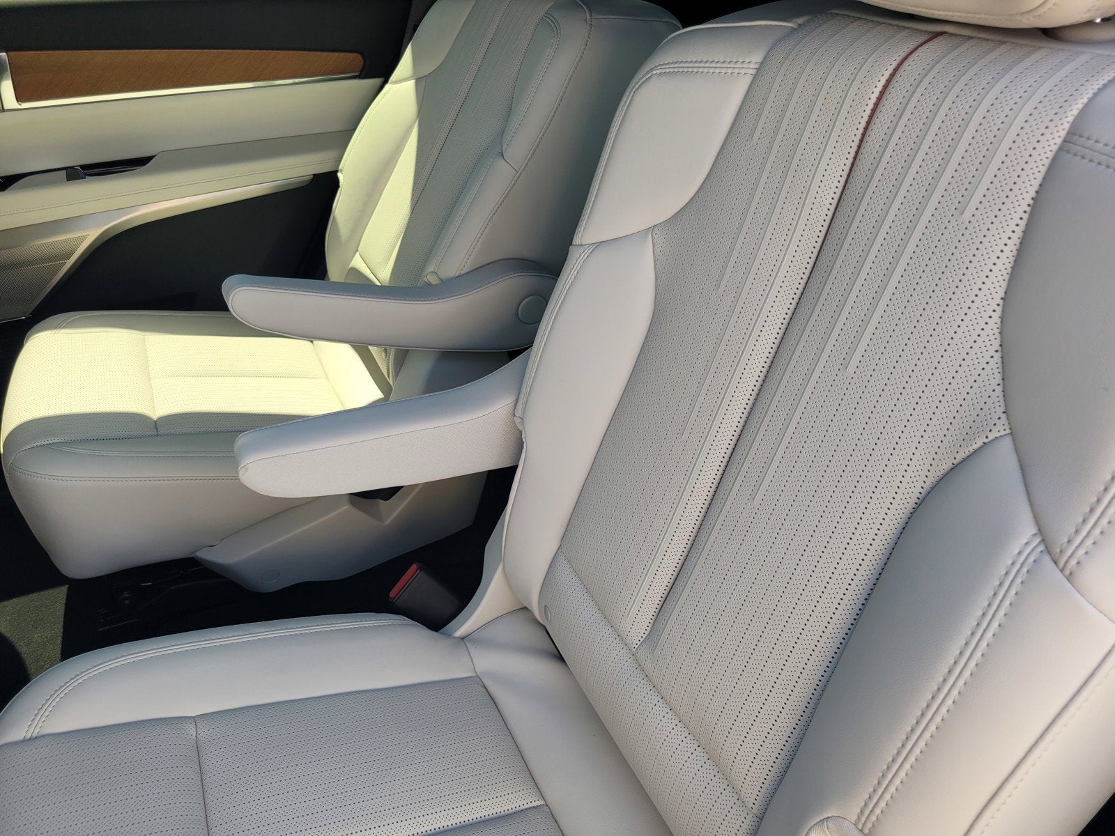 2027 Cadillac VISTIQ Sport