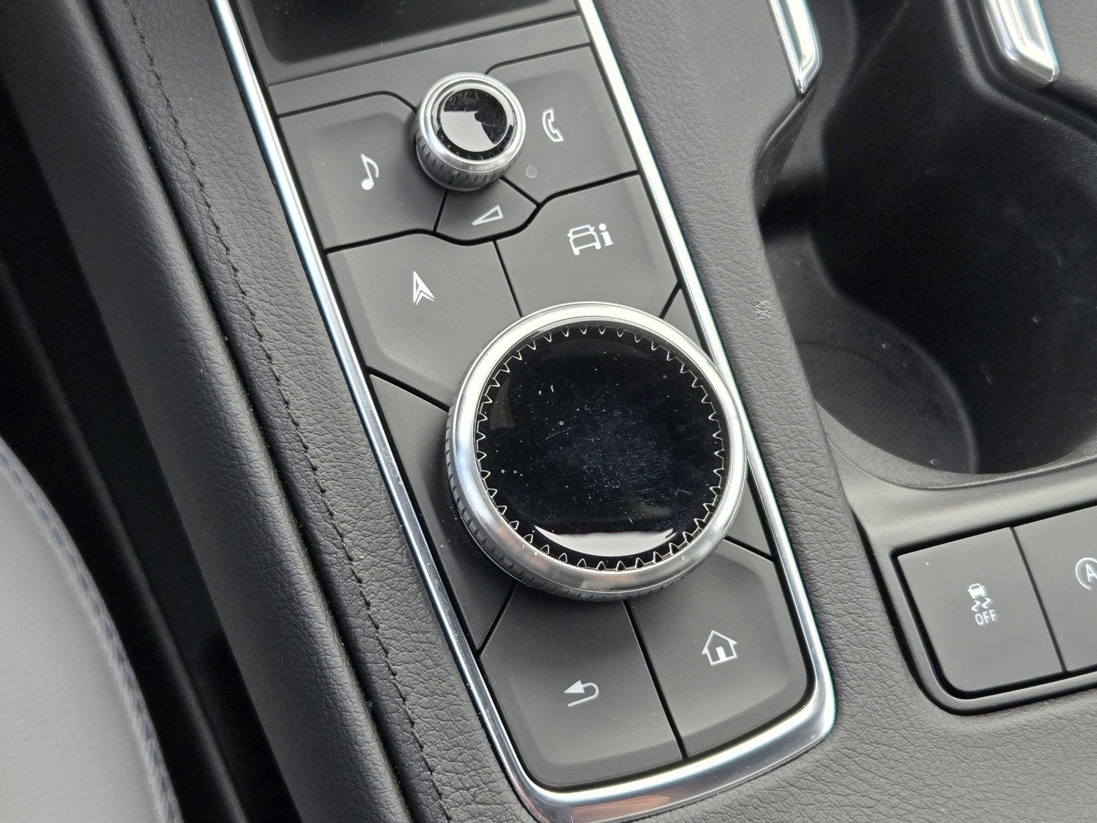 2025 Cadillac XT4 Sport