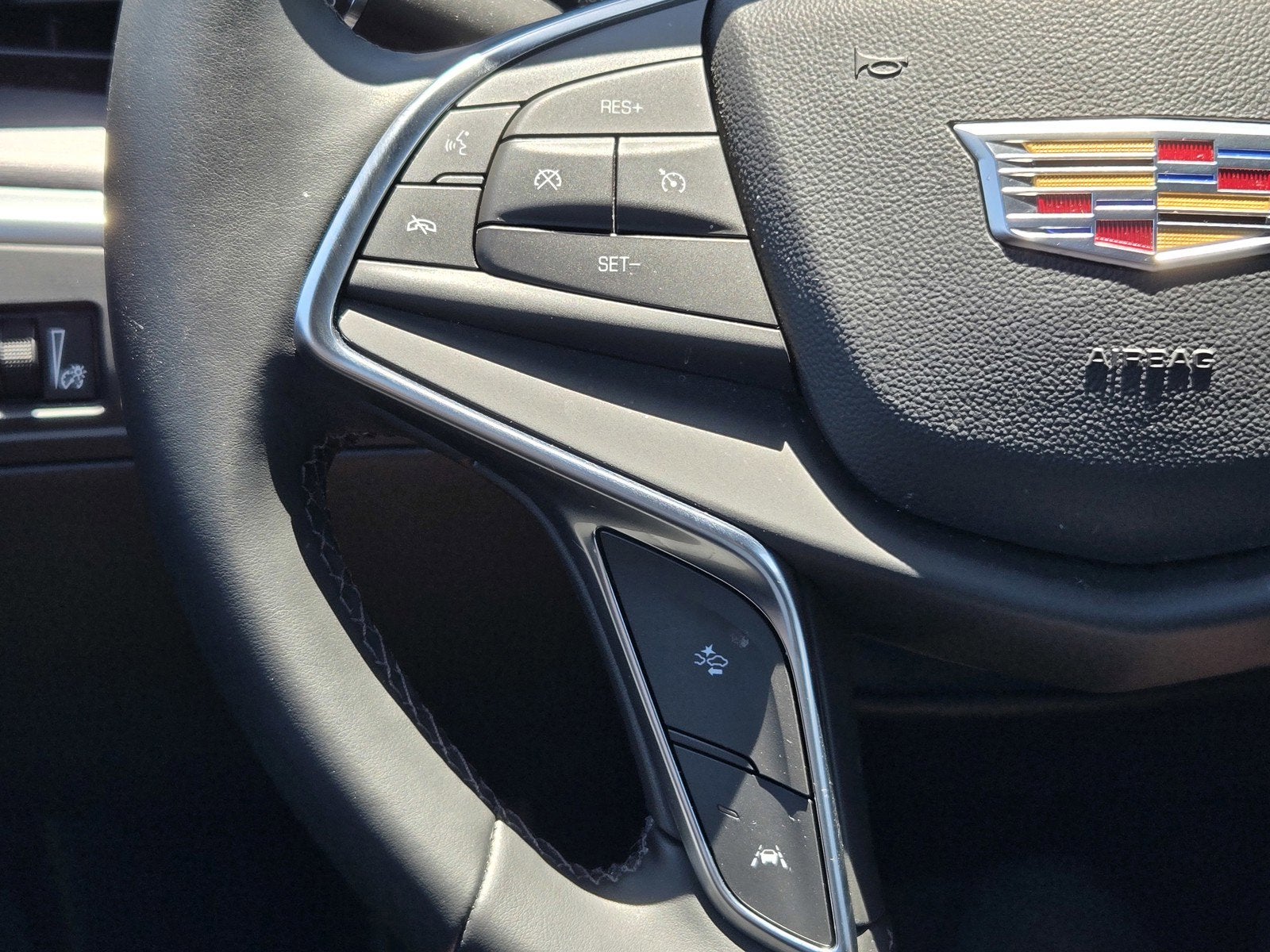 2025 Cadillac XT5 Luxury