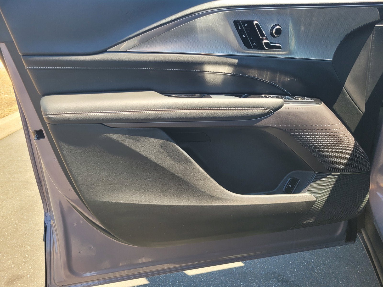2024 Cadillac LYRIQ Tech