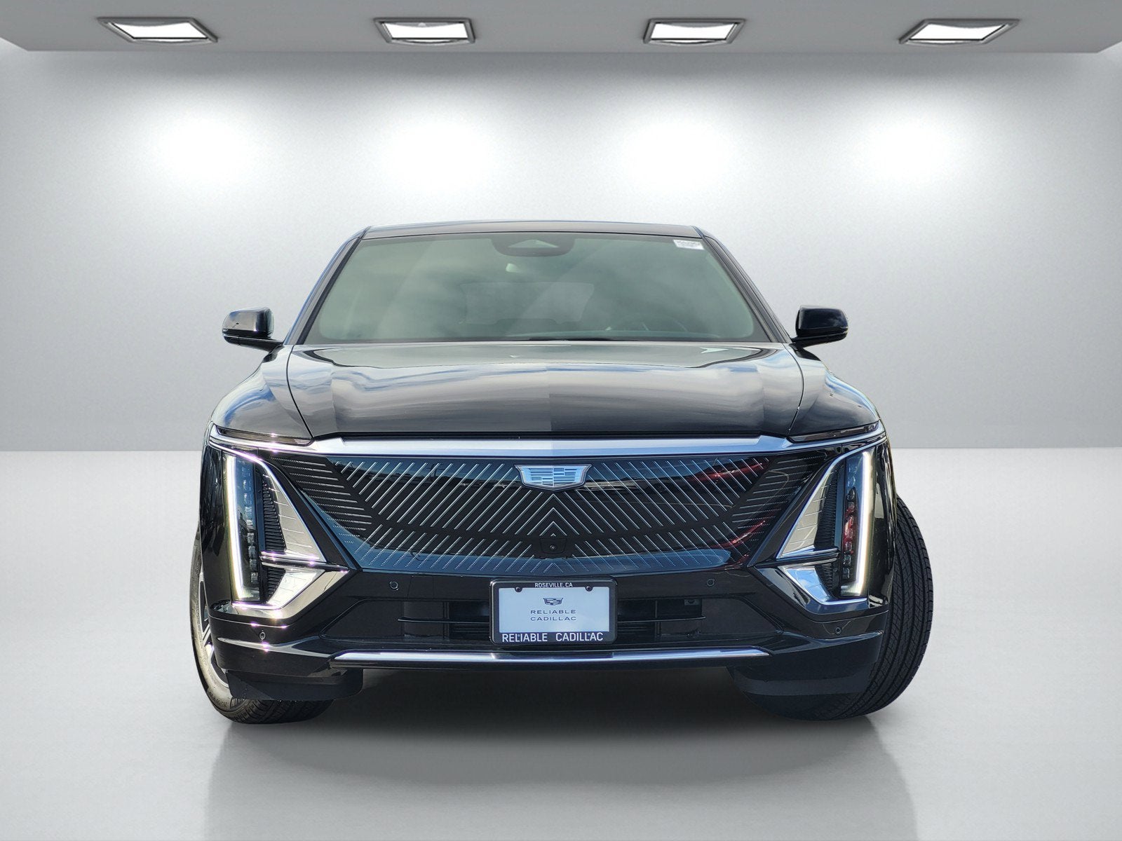 2025 Cadillac LYRIQ Luxury 1
