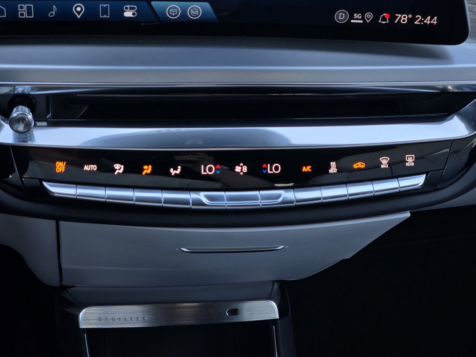 2025 Cadillac LYRIQ Luxury 1