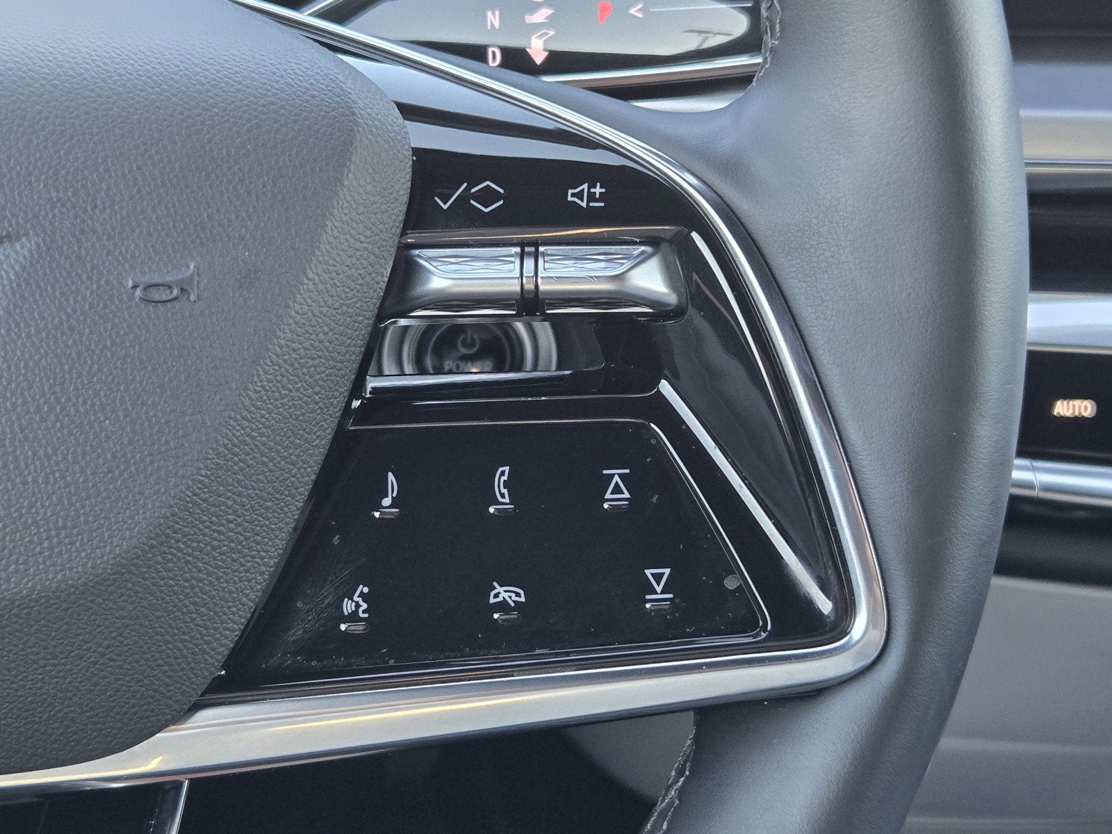 2025 Cadillac LYRIQ Luxury 1