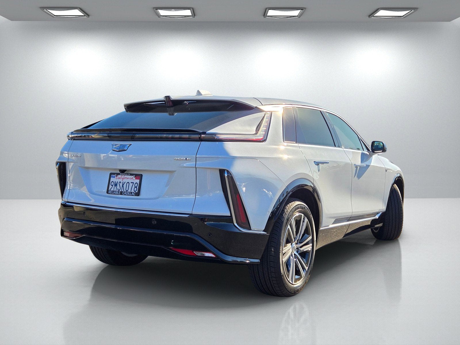 2025 Cadillac LYRIQ Luxury 1