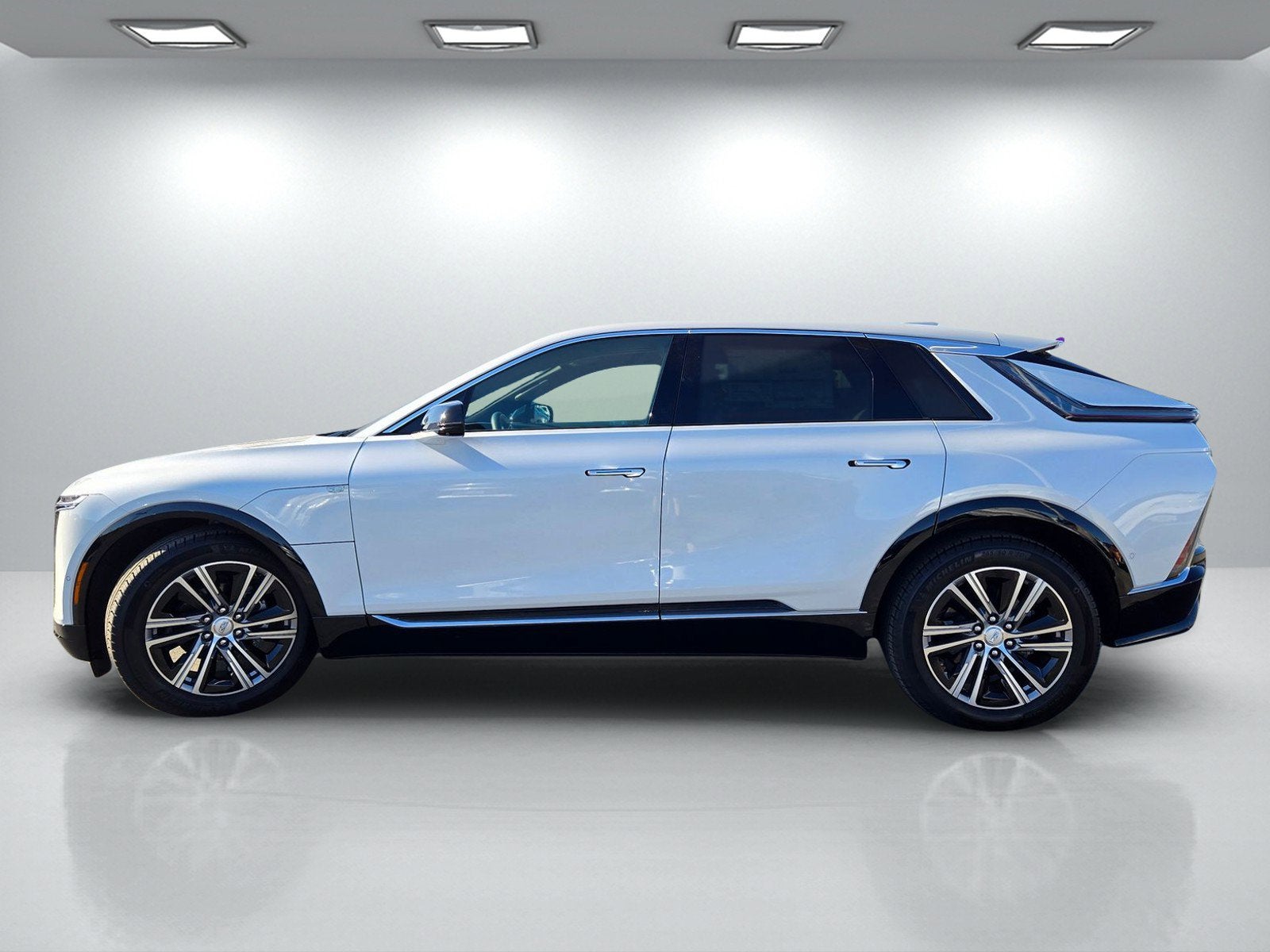 2025 Cadillac LYRIQ Luxury 1