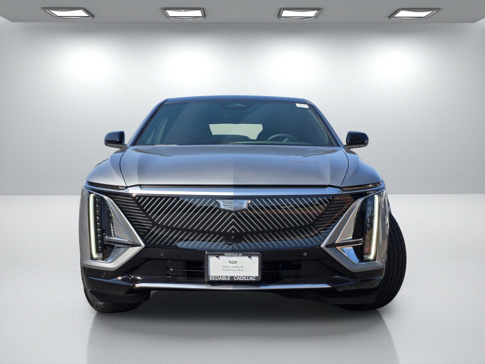 2025 Cadillac LYRIQ Luxury 1