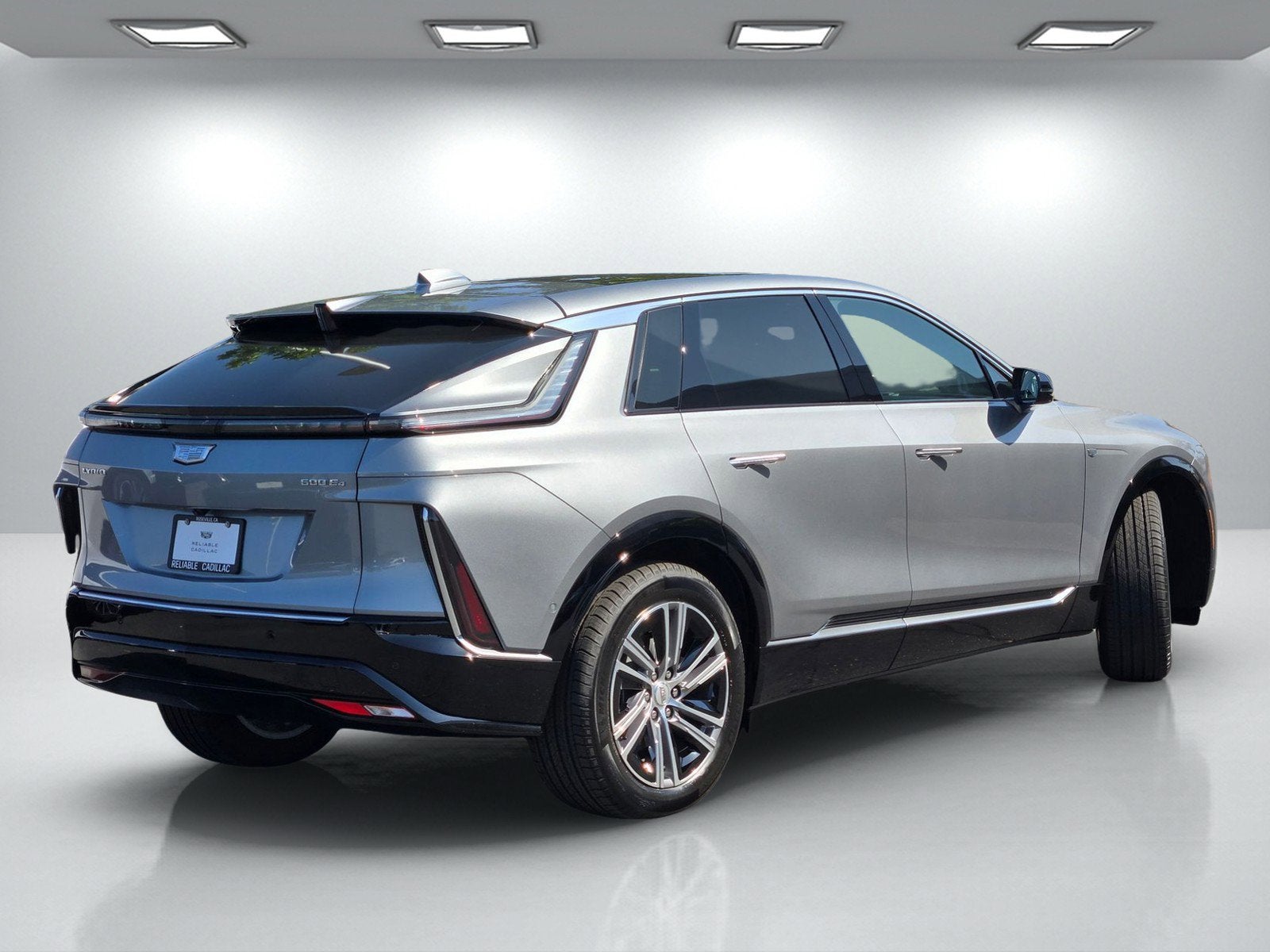 2025 Cadillac LYRIQ Luxury 1