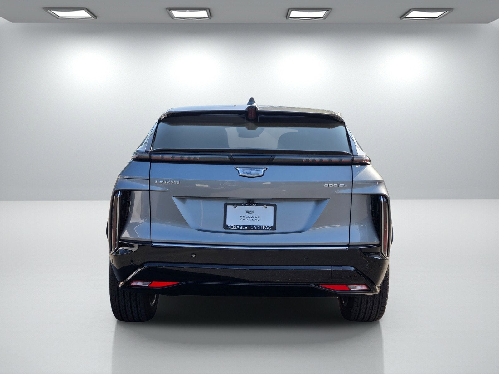 2025 Cadillac LYRIQ Luxury 1