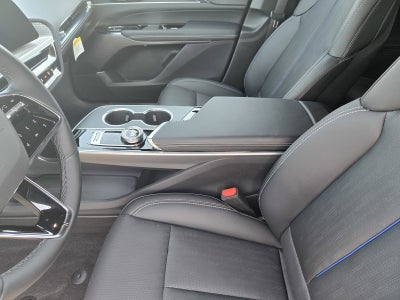 2025 Cadillac LYRIQ Luxury 1