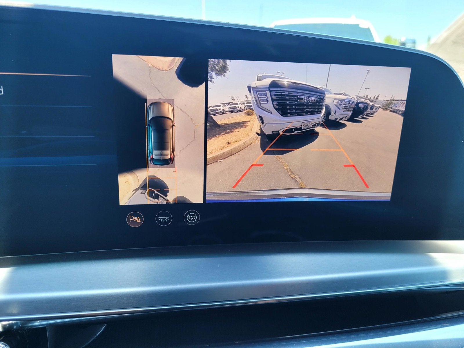 2024 Cadillac LYRIQ Luxury 3