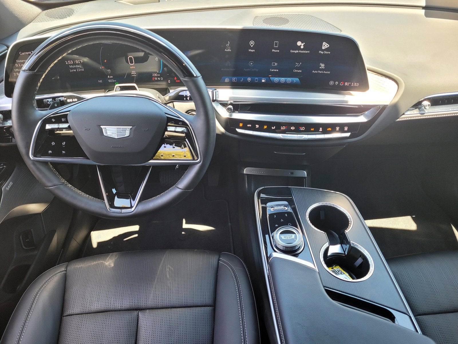 2024 Cadillac LYRIQ Luxury 3