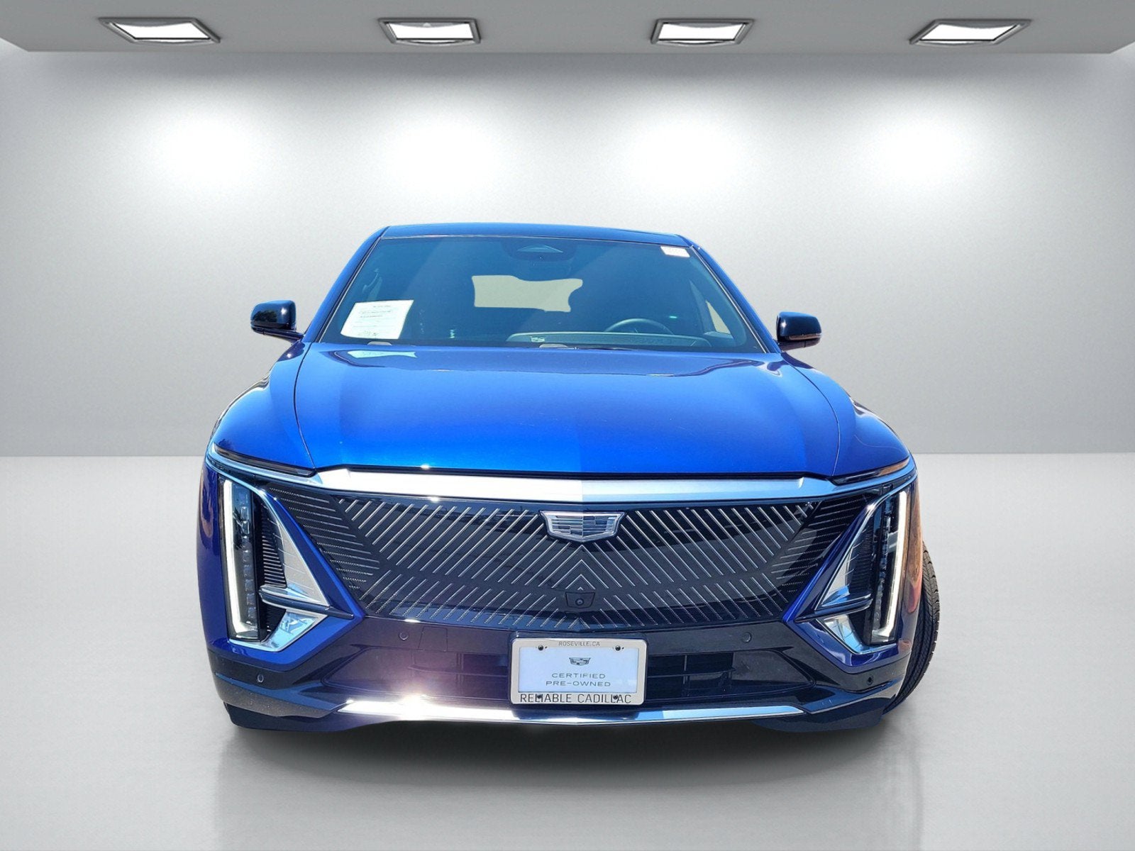2024 Cadillac LYRIQ Luxury 3