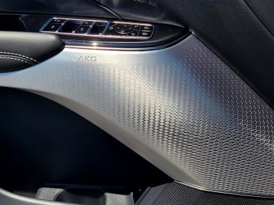 2024 Cadillac LYRIQ Luxury 3