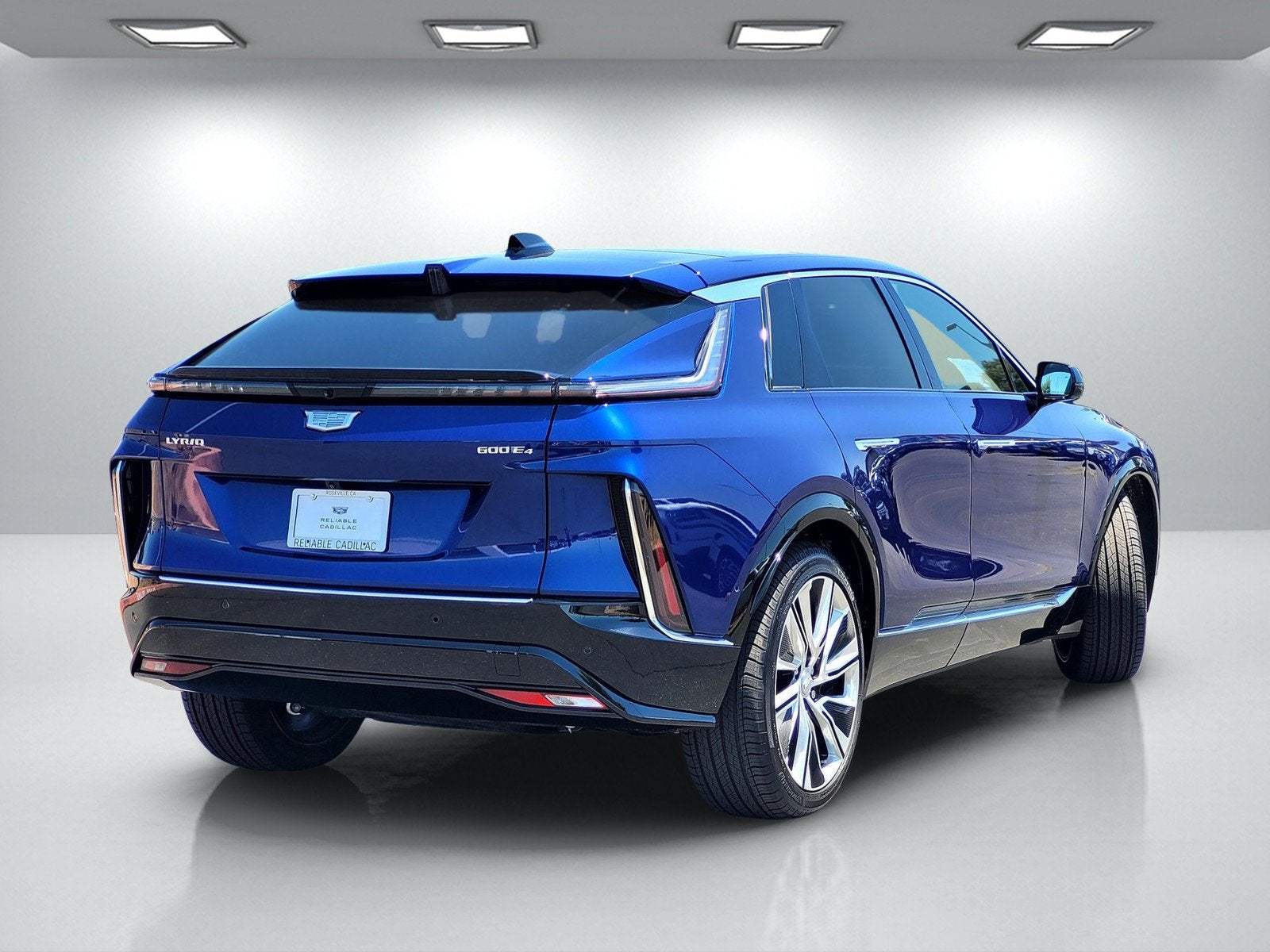 2024 Cadillac LYRIQ Luxury 3