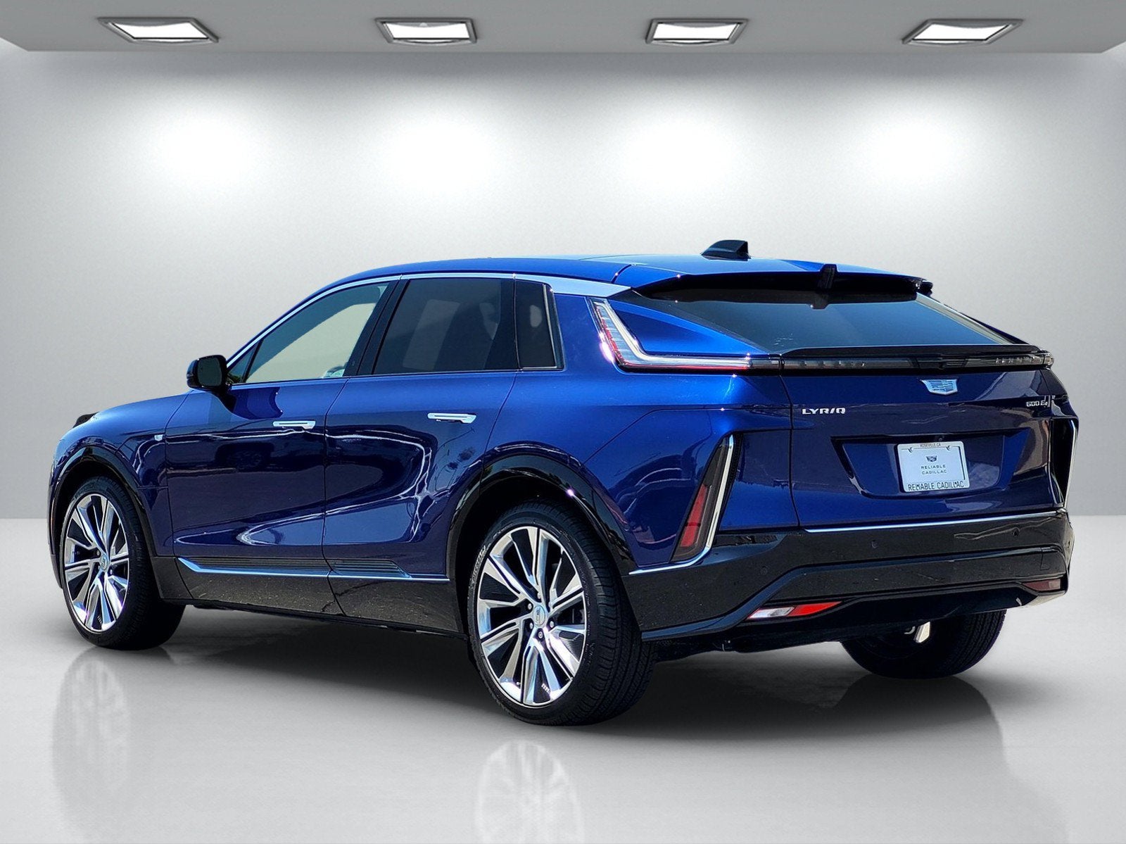 2024 Cadillac LYRIQ Luxury 3
