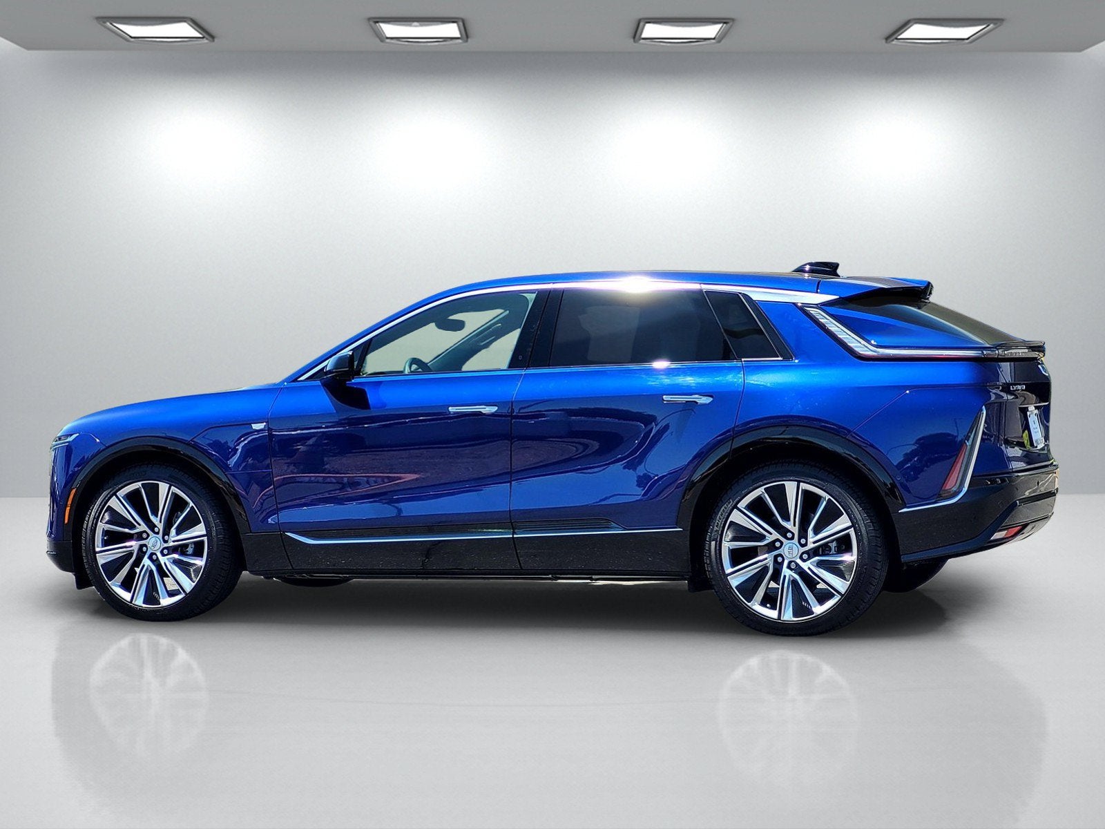 2024 Cadillac LYRIQ Luxury 3