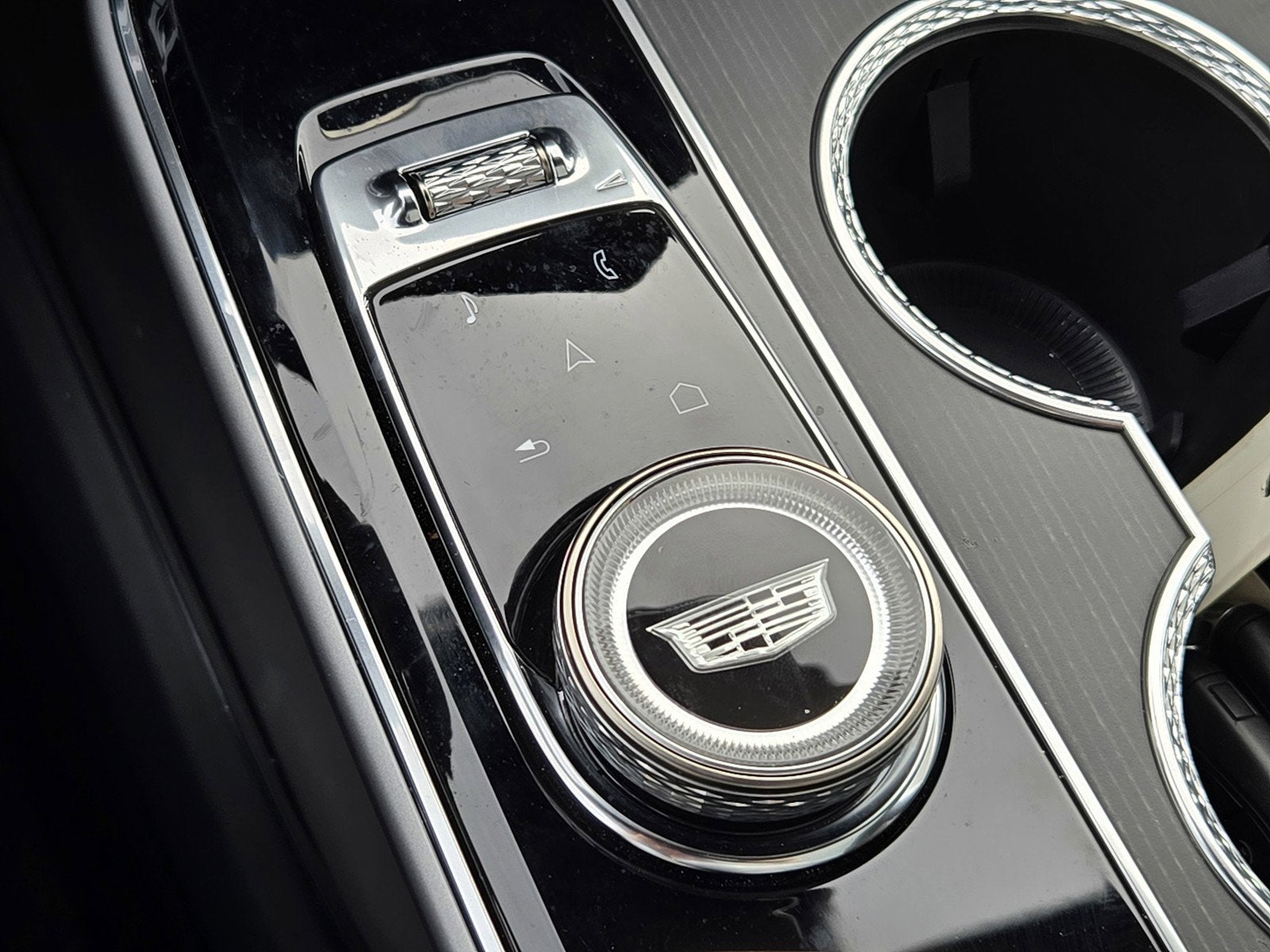 2025 Cadillac LYRIQ Sport 1