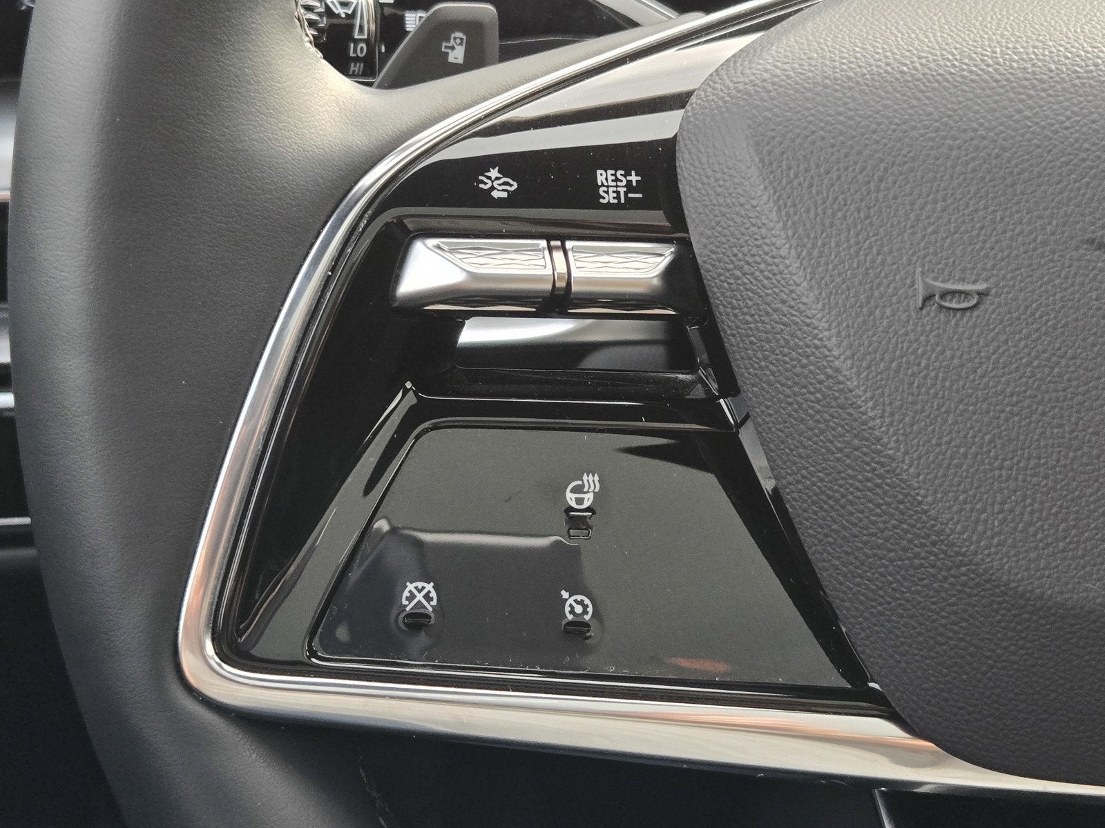 2025 Cadillac LYRIQ Sport 1