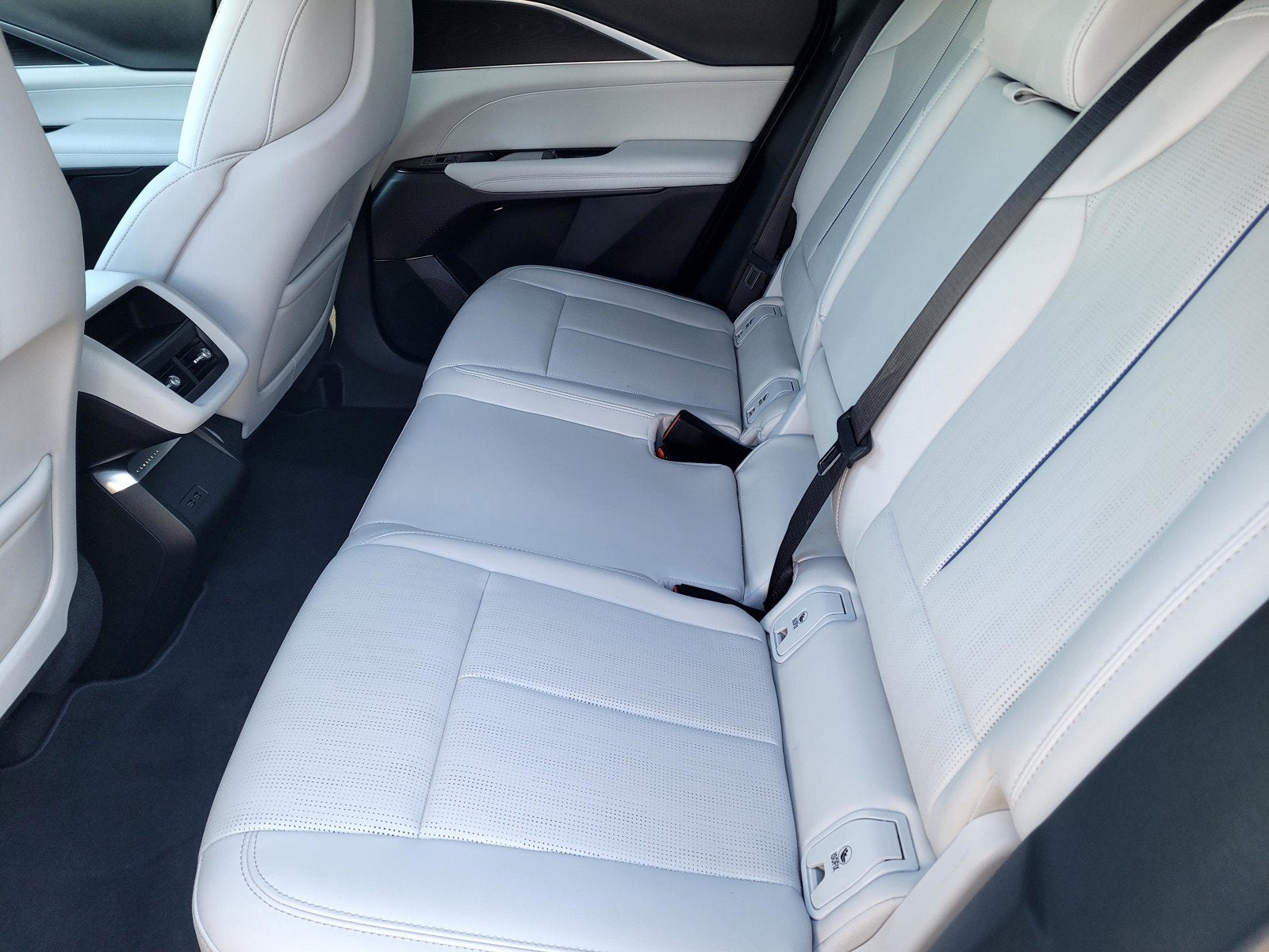 2025 Cadillac LYRIQ Sport 1