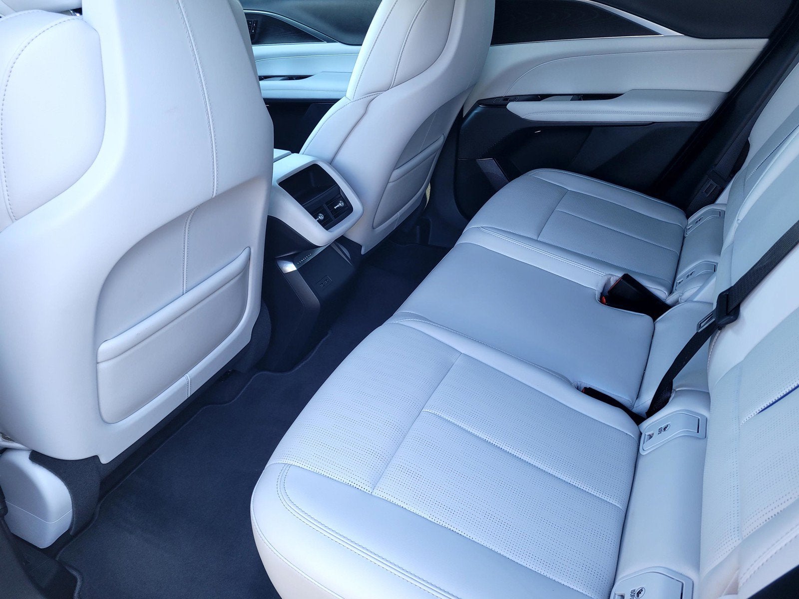 2025 Cadillac LYRIQ Sport 1