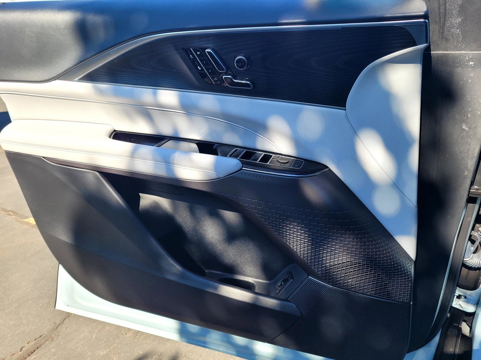 2025 Cadillac LYRIQ Sport 1