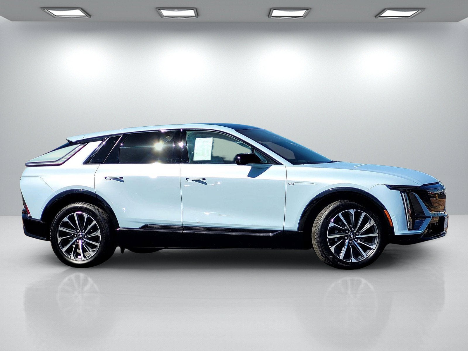 2025 Cadillac LYRIQ Sport 1