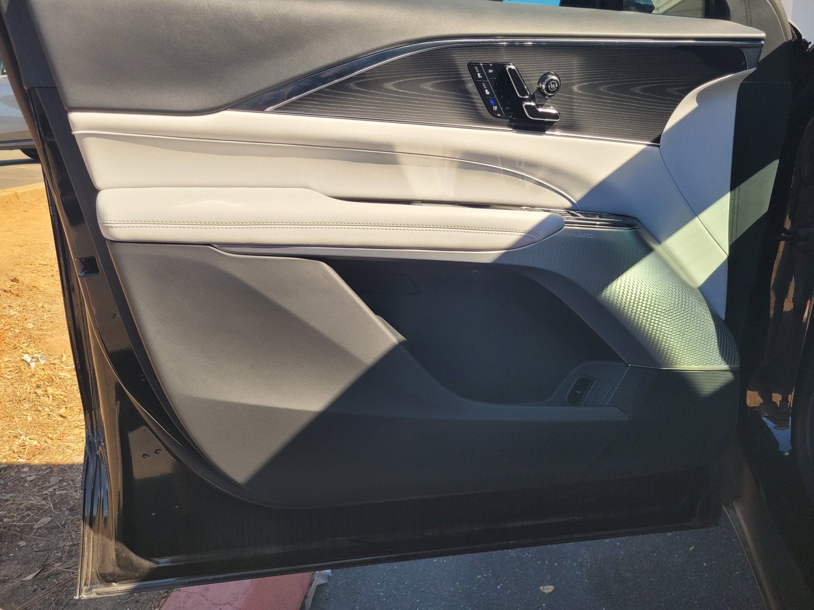 2024 Cadillac LYRIQ Sport 2