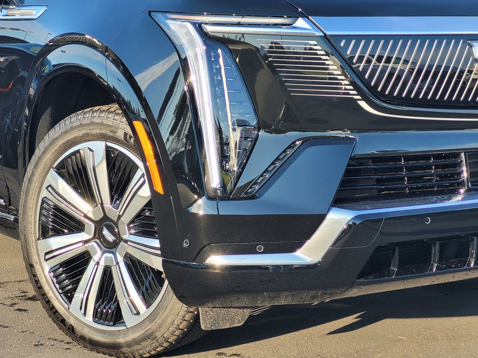 2025 Cadillac ESCALADE IQ Luxury 2