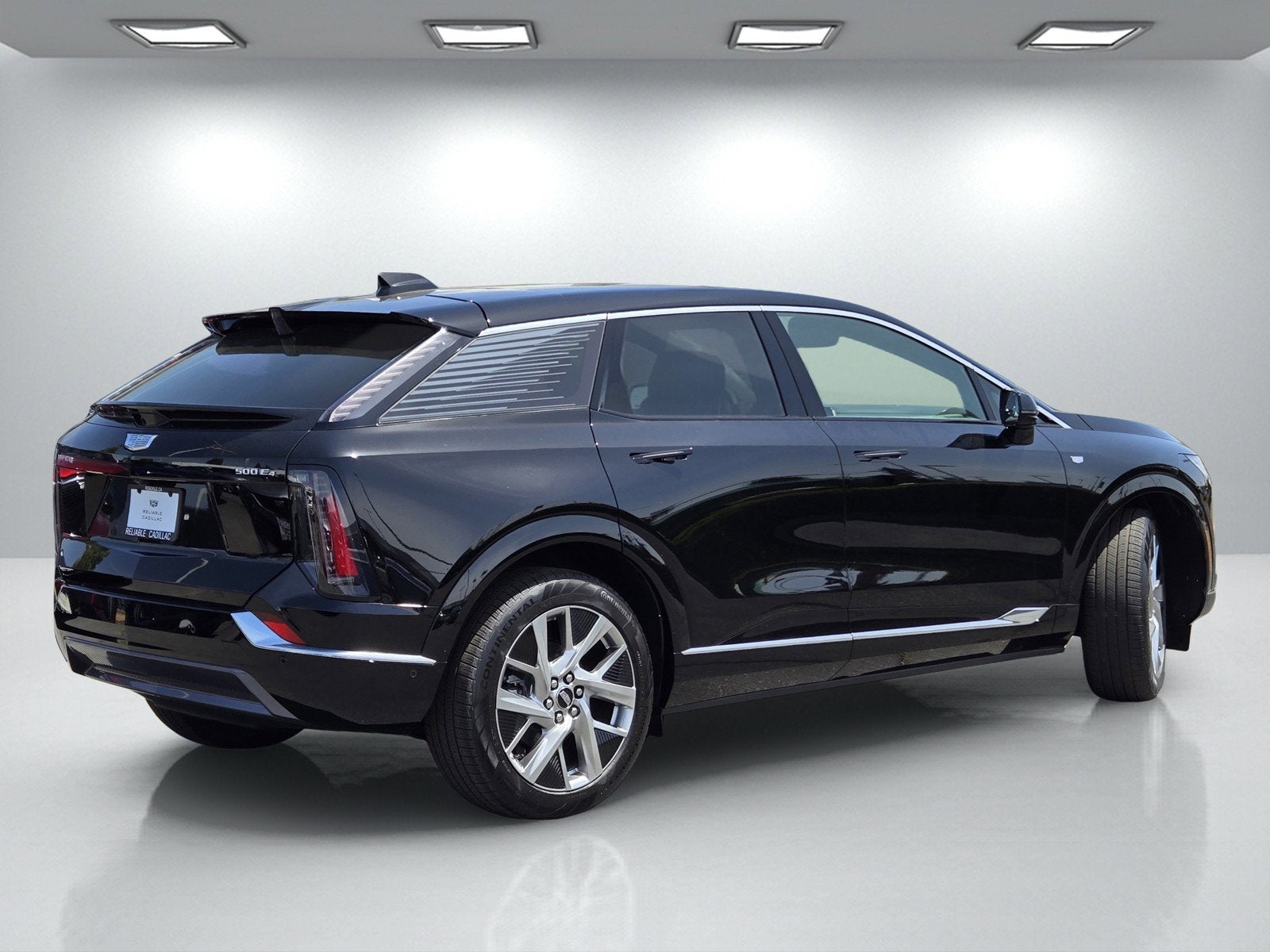 2025 Cadillac OPTIQ Luxury 1