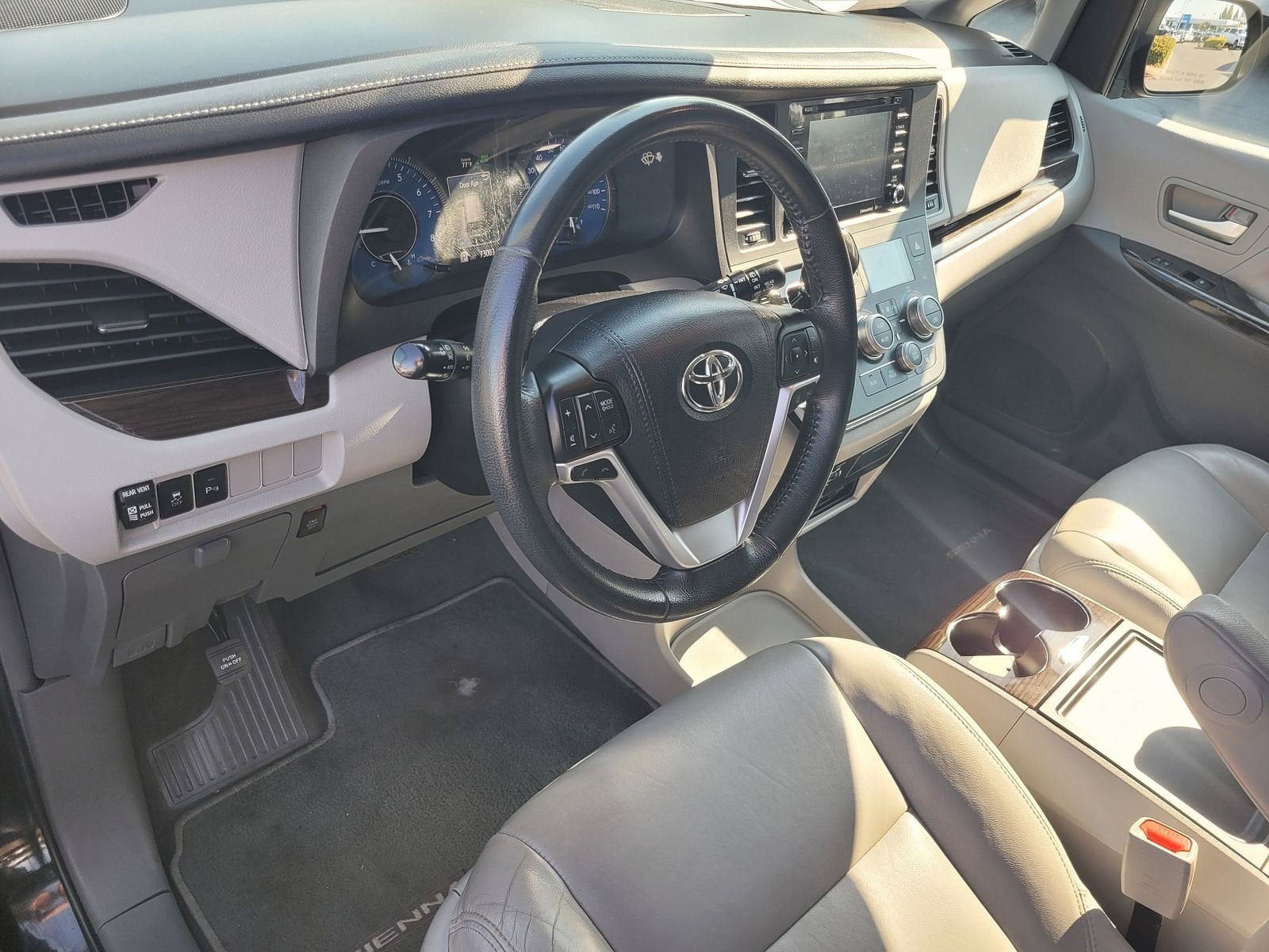 2019 Toyota Sienna XLE Auto Access Seat