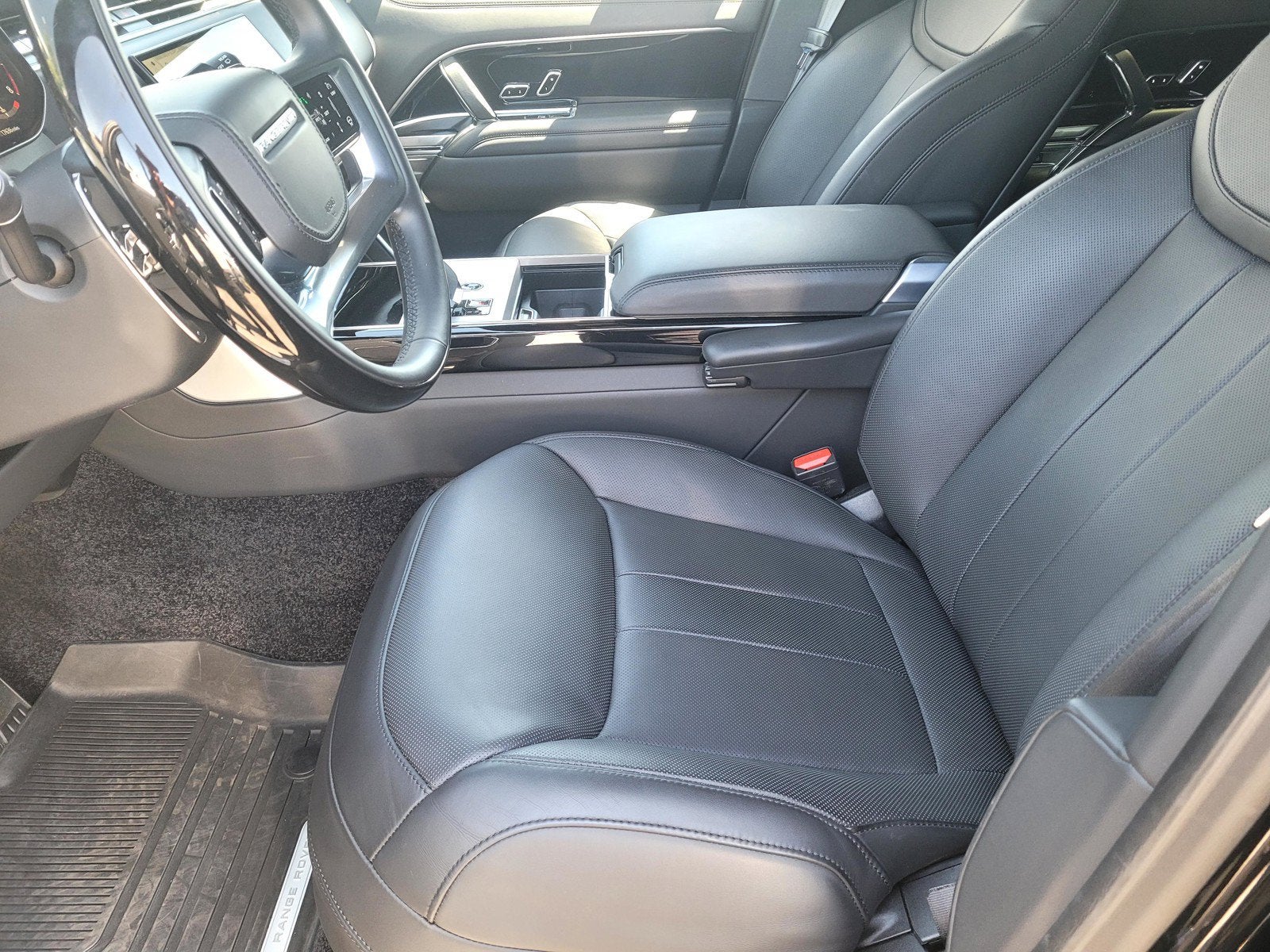 2025 Land Rover Range Rover SE