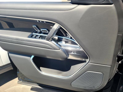2025 Land Rover Range Rover SE