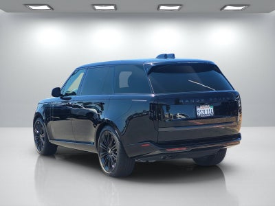 2025 Land Rover Range Rover SE